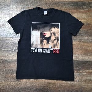 Taylor Swift 2013 The Red Tour Concert Band Short Sleeve Tee Shirt Gidan Medium